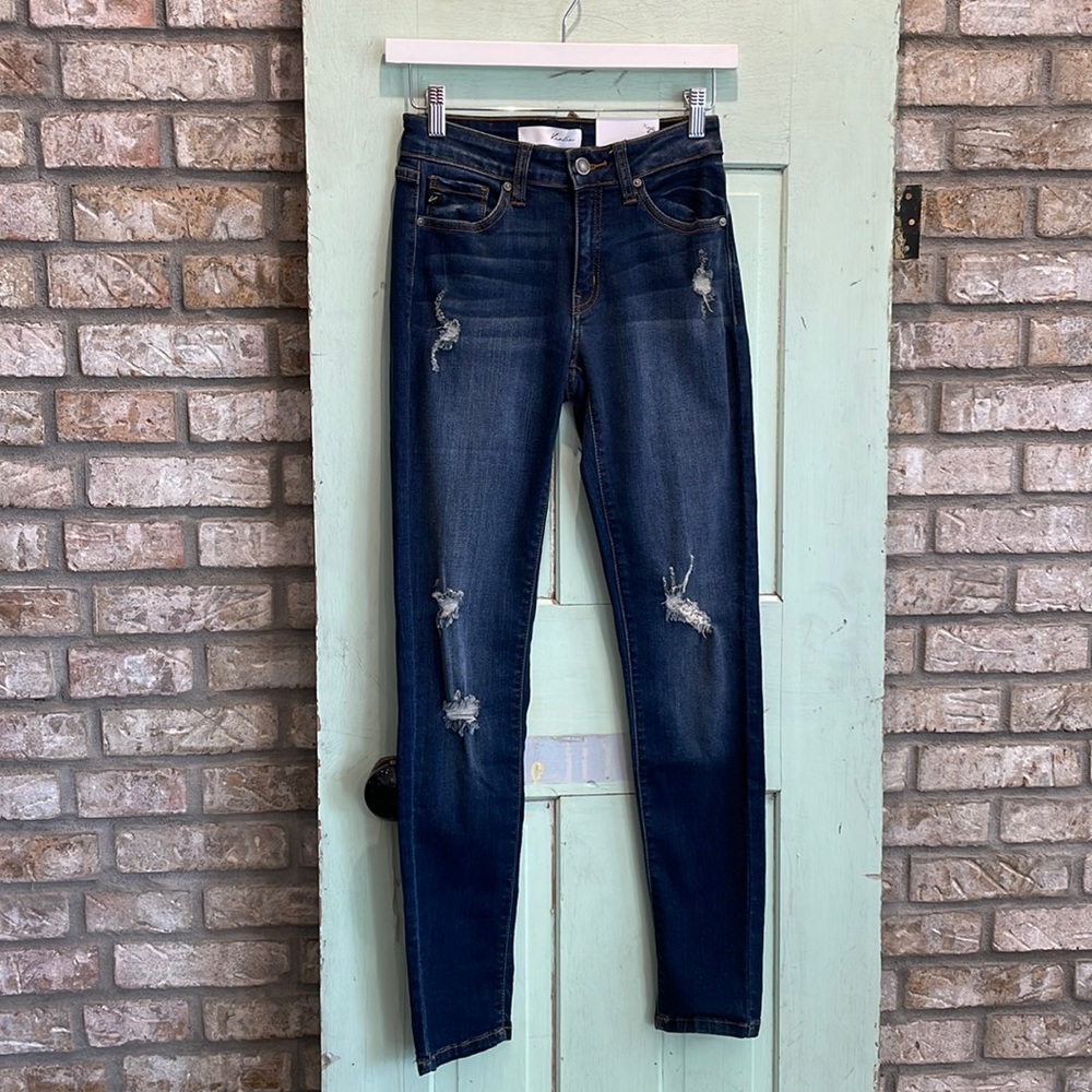 Brand new Kancan skinny jeans. Size 3.